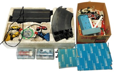 Lot 299 - Various Scalextric, including 1970s Mini...
