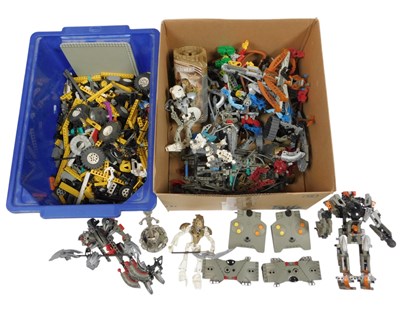 Lot 369 - Various Bionicle and Lego Technic figures and...