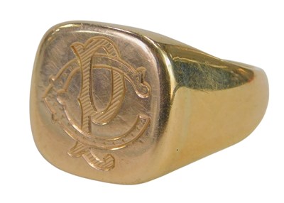 Lot 40 - A gentleman's signet ring, engraved CP, yellow...