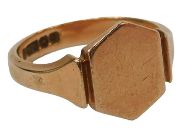 Lot 68 - A 9ct rose gold gentleman's signet ring, size...