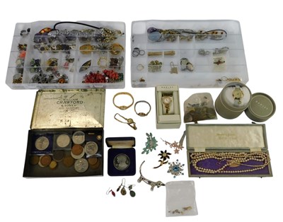 Lot 267 - A group of costume jewellery, silver, gold...
