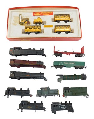 Lot 523 - Model railway, including Tri-ang, Hornby and...