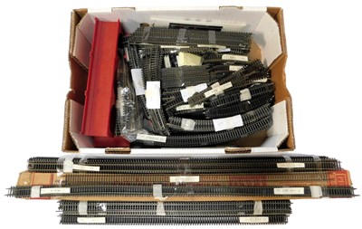 Lot 491 - Peco, Hornby and other OO/HO gauge...
