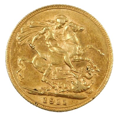 Lot 12 - A George V gold full sovereign 1911, 8.0g.