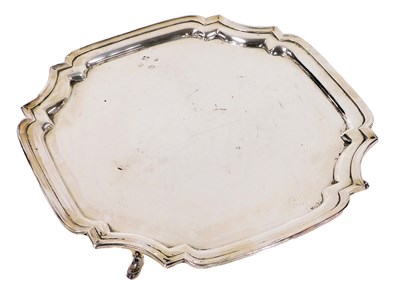 Lot 112 - An Elizabeth II silver piecrust salver, of...
