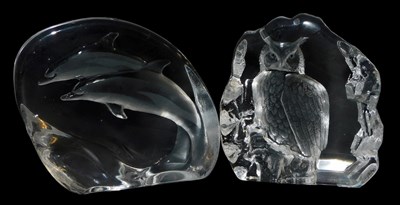 Lot 97 - A Mats Jonasson clear and frosted intaglio...