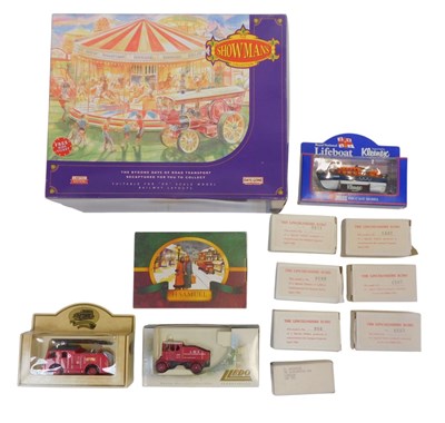Lot 562 - Lledo boxed diecast, including a Lledo AR1002...