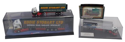 Lot 573 - Oxford Corgi and other boxed and unboxed...