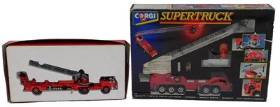 Lot 652 - A Corgi Super Truck 94660 fire engine, and a...
