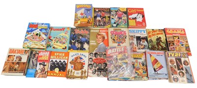 Lot 250 - Assorted annuals, comprising TV 21 annual & TV...