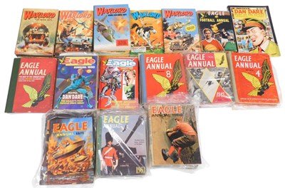 Lot 252 - Assorted Eagle annuals, together with Dan Dare...