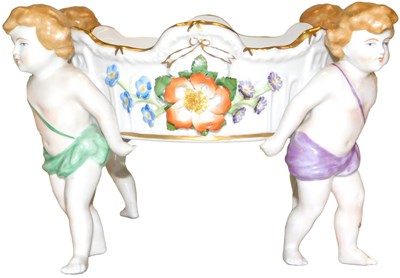 Lot 447 - A 20thC Continental porcelain comport, of...