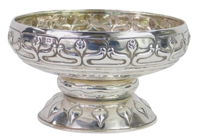 Lot 277 - An Edward VII Art Nouveau silver pedestal bowl,...