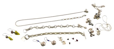 Lot 214 - Silver jewellery, including a cable link...