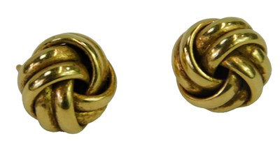 Lot 468 - A pair of 18ct gold knot stud earrings, 4.1g.