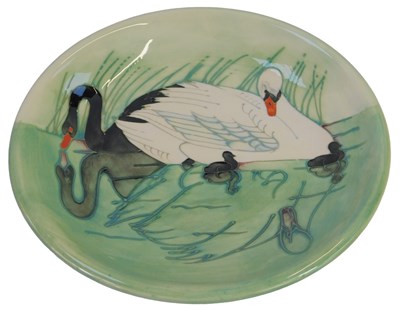 Lot 141 - A Moorcroft pottery Swan pattern plate,...