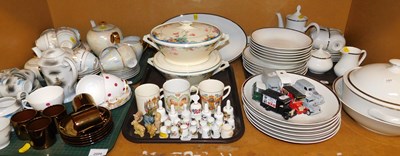 Lot 2008 - Part teawares, to include an Imperial lustre...