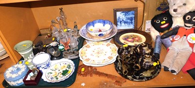 Lot 2019 - General household effects, to include two...
