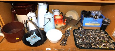 Lot 2024 - General household effects, to include...