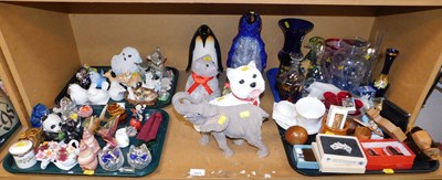 Lot 2045 - Various ornaments, to include cloisonne eggs,...