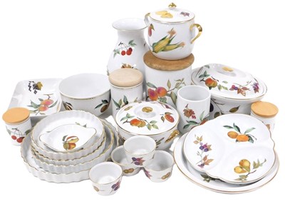 Lot 659 - A group of Royal Worcester Evesham pattern...