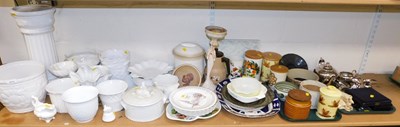 Lot 2114 - General household effects, to include various...