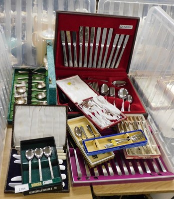Lot 2184 - An Oneida stainless steel canteen of cutlery,...