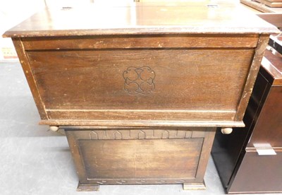 Lot 1132 - Two oak blanket chests, one on castors.