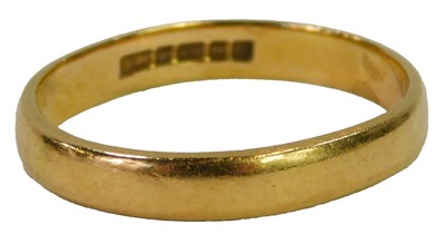 Lot 473 - A 22ct wedding band, size approx O,...