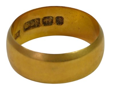 Lot 477 - A 22ct gold wedding band, size I/J, 4.6g.