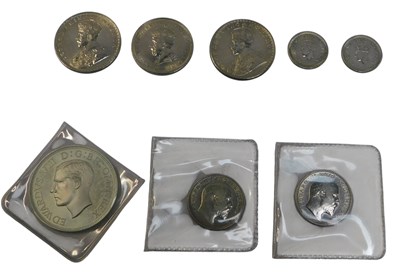 Lot 318 - A group of early 20thC Indian coinage, to...