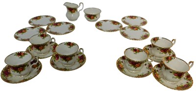 Lot 530 - A Royal Albert Old Country Roses pattern...