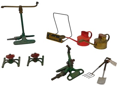 Lot 573 - A group of garden-related items, including a...