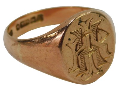 Lot 610 - A 9ct gold gentleman's signet ring, initial...