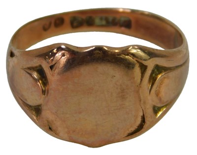Lot 619 - A 9ct rose gold gentleman's signet ring, with...