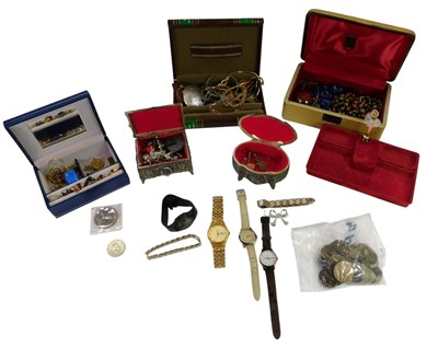 Lot 627 - Costume jewellery vertu and collectables, to...