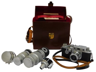 Lot 692 - A Leica DRP Ernst Leitz camera, number 667656,...