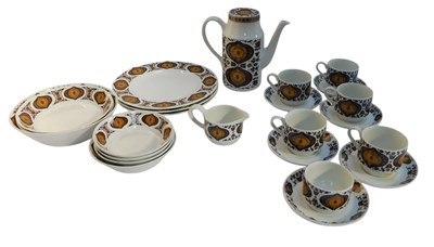 Lot 725 - A Midwinter part tea and dinner service, to...