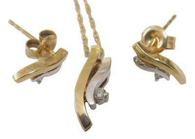 Lot 401 - A suite of jewellery, comprising a diamond set...