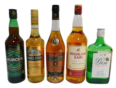 Lot 496a - A group of alcohol, to include Highland Earl...