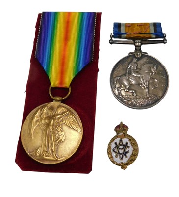 Lot 269 - An unassociated pair of First World War medals,...