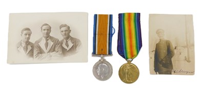 Lot 294 - A pair of First World War medals, consisting...