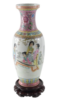 Lot 114 - A late Chinese porcelain vase, decorated with...