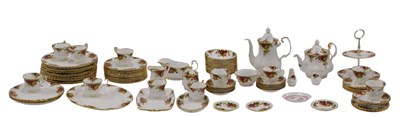 Lot 191 - A Royal Albert Old Country Roses pattern part...