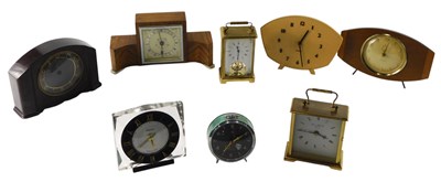 Lot 203 - A quantity of mantel and alarm clocks, to...