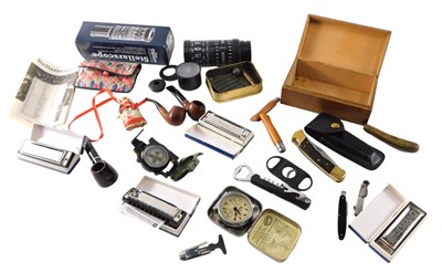 Lot 543 - A collection of items, to include three Blues...