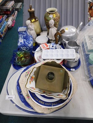 Lot 2033 - General household effects, to include a...