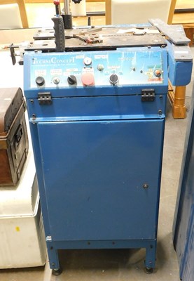 Lot 1666 - A French Techniconcept TC2010 framers...