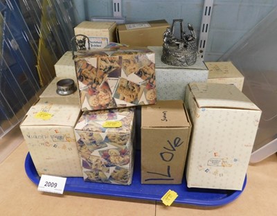 Lot 2009 - A quantity of boxed Cherish Teddy figures,...