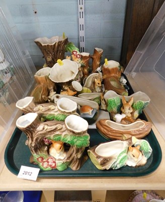 Lot 2012 - A quantity of pottery Hornsea animals,...